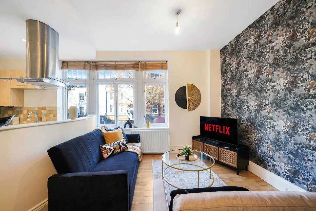 Central Hackney Abode - Balcony Apartment London United Kingdom