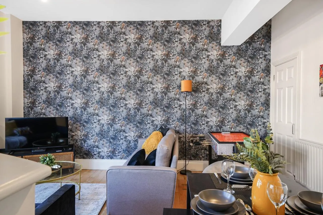 Central Hackney Abode - Balcony Apartment London